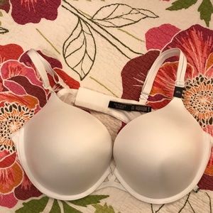 Victoria Secret Push Up Bra 🌻